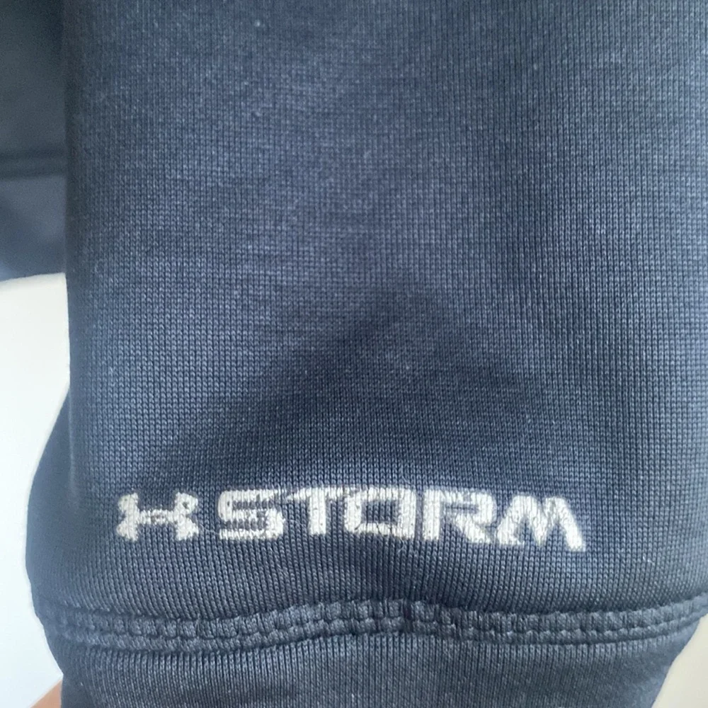 Under Armour Youth Black fleece sweatshirt Hoodie YXL red logo kangaroo pockets